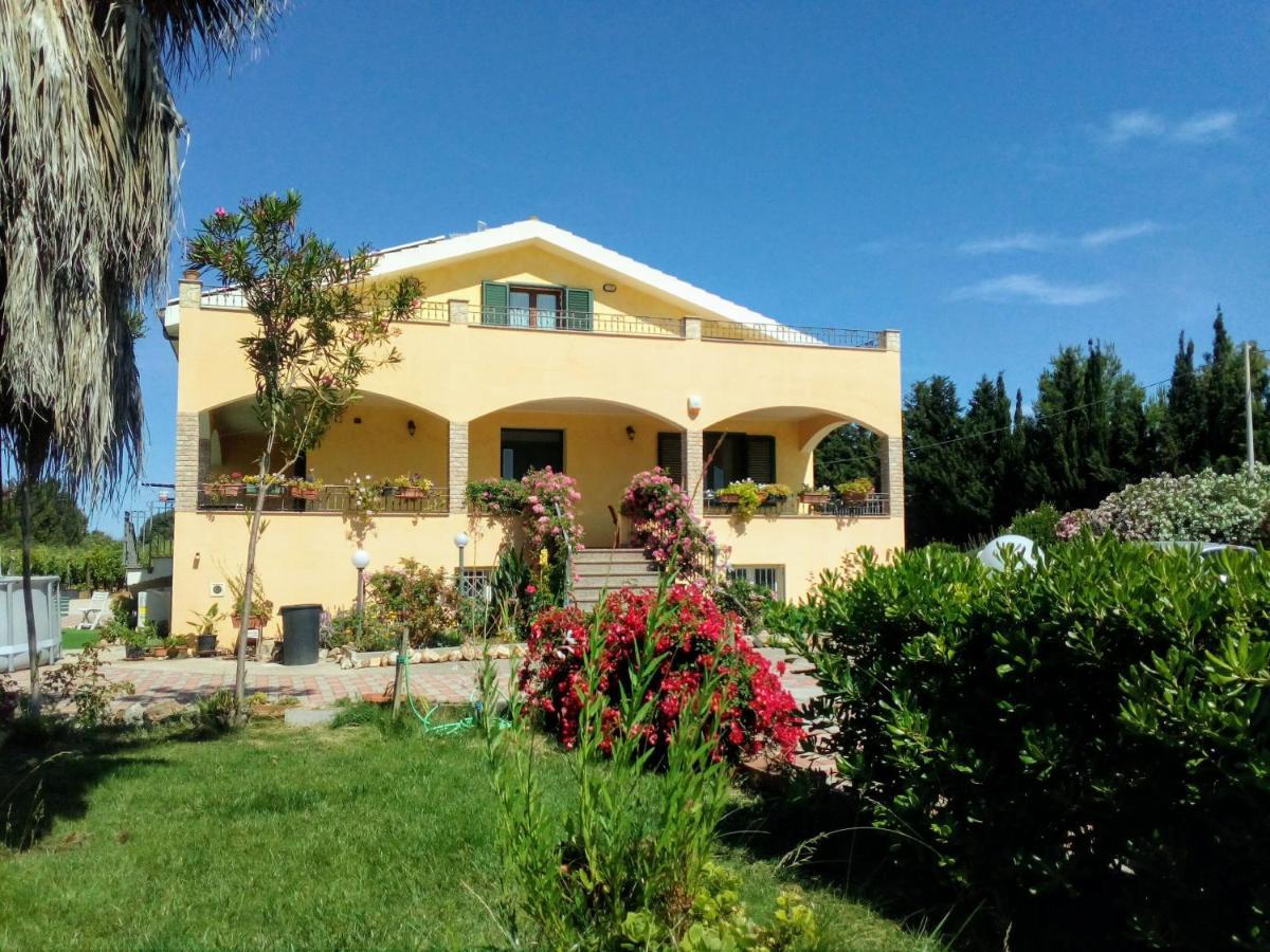 Apartament Le Rose Olmedo Zewnętrze zdjęcie